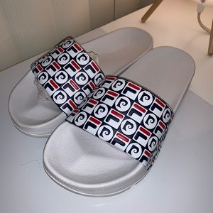 Fila slides